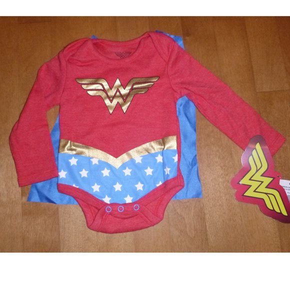 Baby Girls WONDER WOMAN Bodysuit w/ Cape Size 0/3 mo 3/6 mo 6/9 Mo NWT - Picture 1 of 2